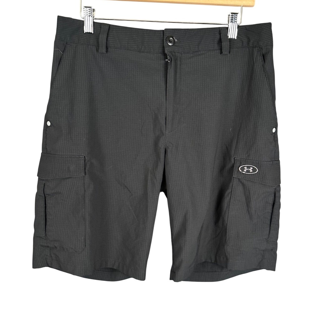 Under Armour Mens Black Cargo Shorts Textured Performance Utility Size 32